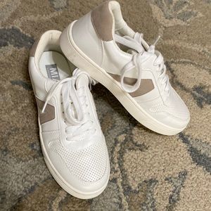 Mia size 7 sneakers NEW white